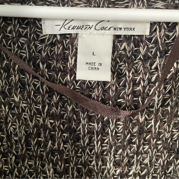 Kenneth Cole woman's cable knit sweater top size L button down extended collar - Picture 2 of 5